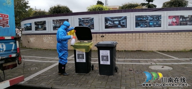 泸县综合行政执法局:负重前行城管人 默默筑起“防疫墙”(图2) 泸县综合行政执法局:负重前行城管人 默默筑起“防疫墙”(图2)