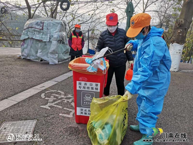 泸县综合行政执法局:负重前行城管人 默默筑起“防疫墙”(图3) 泸县综合行政执法局:负重前行城管人 默默筑起“防疫墙”(图3)