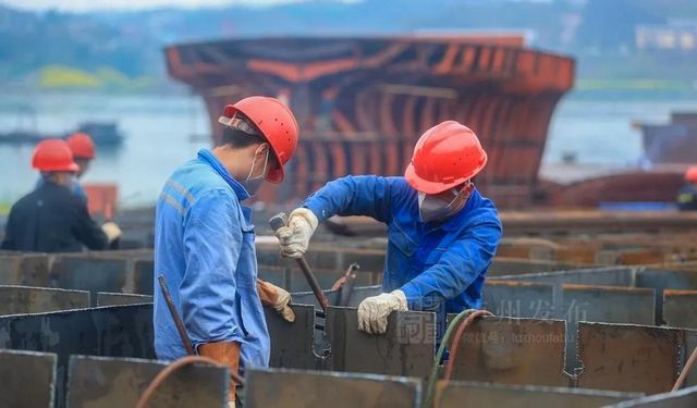 赶订单！《人民日报》关注泸州复工复产情况(图6)