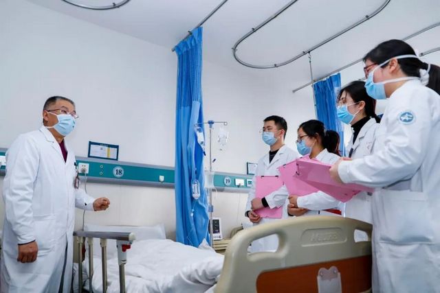 【重磅】著名妇产科专家毛熙光教授正式加盟西南医大中医院(图6) 【重磅】著名妇产科专家毛熙光教授正式加盟西南医大中医院(图6)