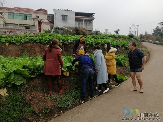 疫情战线见担当 扶贫路上砺青春(图6)