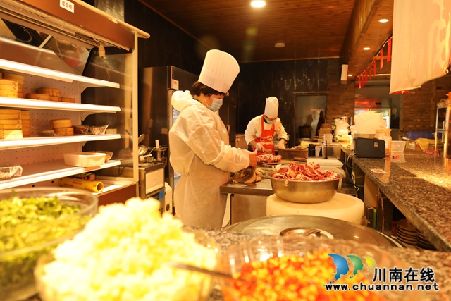 泸州龙马潭：转危为机 线上经济成主力