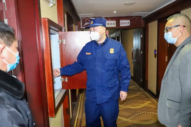 泸州消防联合多部门对疫情防控重点单位开展消防安全指导务指导(图3)