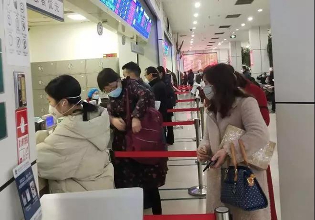 【扩散】西南医大中医院又车水马龙?(图2) 【扩散】今天,西南医大中医院又车水马龙?(图2)