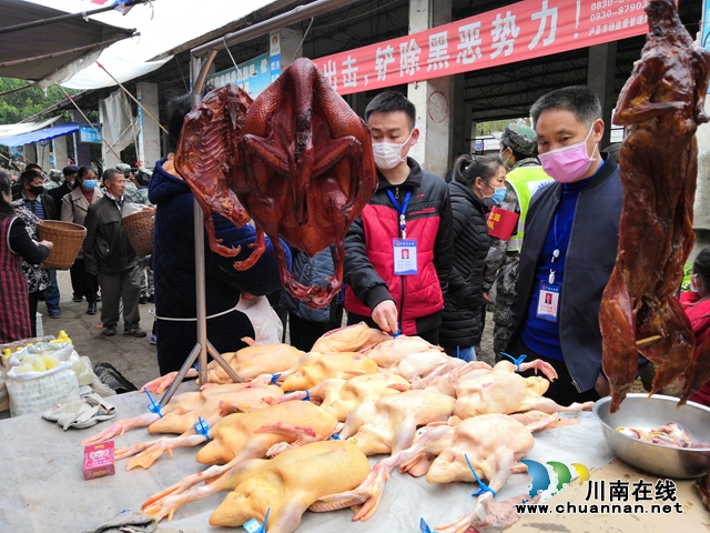 泸县立石镇开展疫情防控期间市场和餐饮店专项检查(图1) 泸县立石镇开展疫情防控期间市场和餐饮店专项检查(图1)