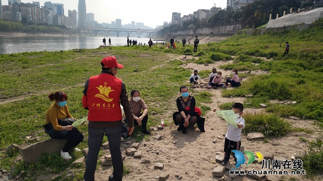 龙马潭区小市街道：“抗疫”践行雷锋精神(图1)