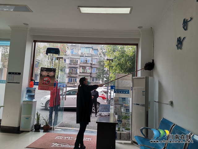 泸县云龙镇:周末卫生大扫除,干净整洁展新貌(图1) 泸县云龙镇:周末卫生大扫除,干净整洁展新貌(图1)