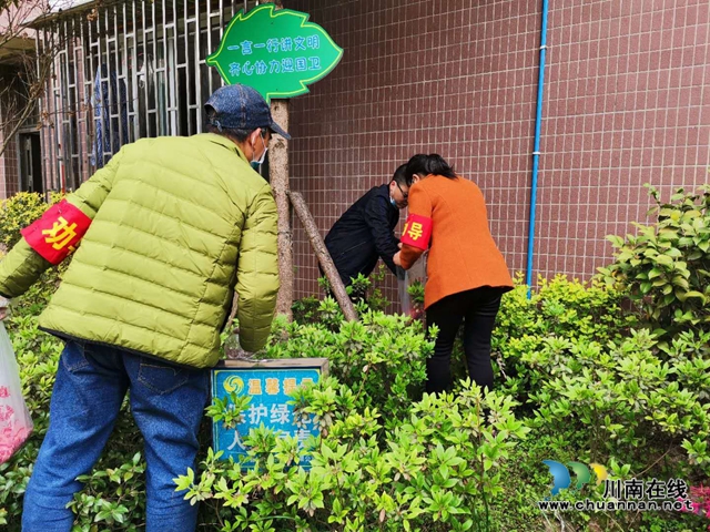 泸县云龙镇:周末卫生大扫除,干净整洁展新貌(图4) 泸县云龙镇:周末卫生大扫除,干净整洁展新貌(图4)