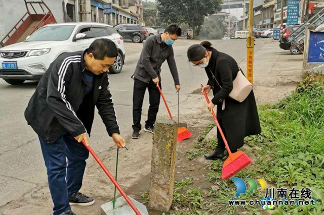 纳溪区万名党员干部职工为家园“清肺”(图5) 纳溪区万名党员干部职工为家园“清肺”(图5)