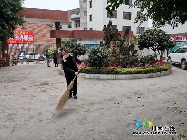 叙永县马岭镇中学积极开展“周末大扫除”活动(图1) 叙永县马岭镇中学积极开展“周末大扫除”活动(图1)
