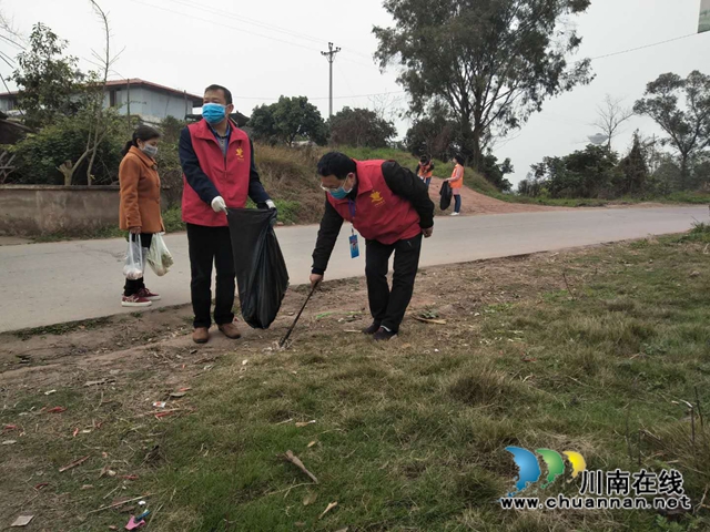 爱国卫生大扫除 泸县潮河青年在行动(图5)