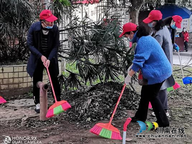 纳溪区行政审批局:爱国卫生运动“周末大扫除”活动(图1) 纳溪区行政审批局:爱国卫生运动“周末大扫除”活动(图1)