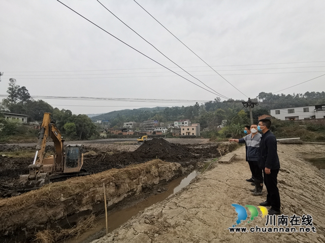 泸县得胜镇:“田坎书记”脱贫路上忙 一心为民谋发展(图2) 泸县得胜镇:“田坎书记”脱贫路上忙 一心为民谋发展(图2)