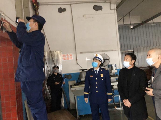 泸州消防联合多部门开展消防产品质量专项检查(图3) 泸州消防联合多部门开展消防产品质量专项检查(图3)