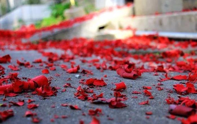 【围观】13岁男孩肚子上长出了一只手？(图2)