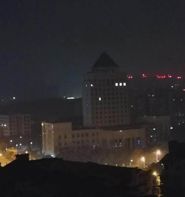 【战“疫”有我】“疫”战场，党旗飘！(图1)