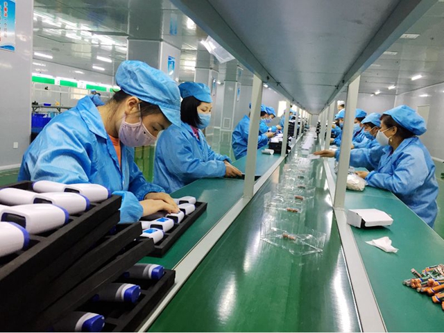 火力全开！宜宾这个企业1天能生产20万个口罩，还有8000只温度计
