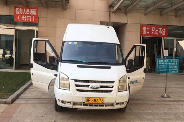 摆渡车、公交接驳专车已就位！往返西南医大附院两院区的就诊患者方便了(图2)