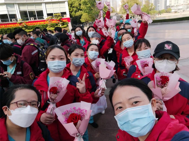 回来了!西南医大附院的战疫英雄们回川了!(图8) 回来了!西南医大附院的战疫英雄们回川了!(图8)