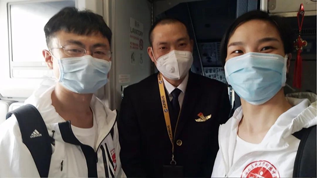 西南医大中医院首批援鄂英雄离汉返川(图34)