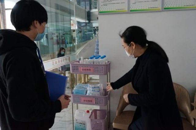 泸州市市场监管部门和消委组织联合开展消费市场体察活动(图1) 泸州市市场监管部门和消委组织联合开展消费市场体察活动(图1)