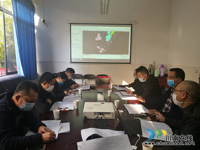 龙马潭区重点项目督导小组调研小市街道棚改工作(图1) 龙马潭区重点项目督导小组调研小市街道棚改工作(图1)