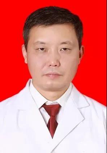 泸州大爷晕倒路边，90后医生跨栏上演生死急救！(图7)