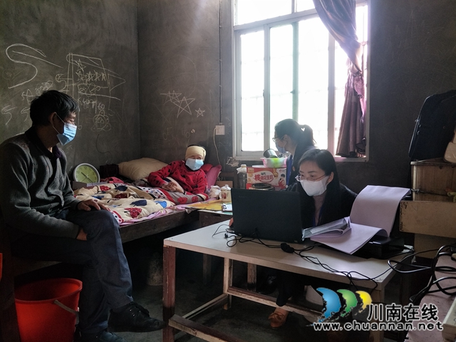 宜宾南溪区：上门为94岁老人办理公证 助力返乡农民工及时复工(图1)