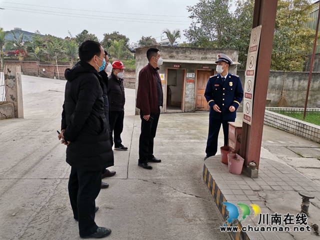 泸州消防支队：“线上线下”双线作战 坚决打赢复工复产消防保卫战(图6)