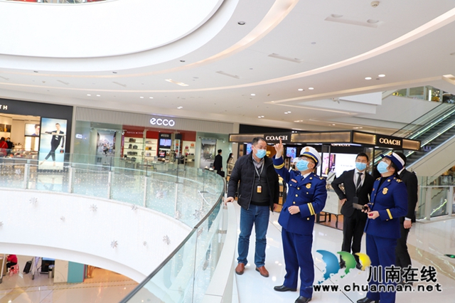 泸州消防支队：“线上线下”双线作战 坚决打赢复工复产消防保卫战(图4)