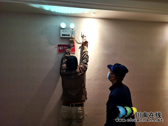 泸州消防支队：“线上线下”双线作战 坚决打赢复工复产消防保卫战(图12)