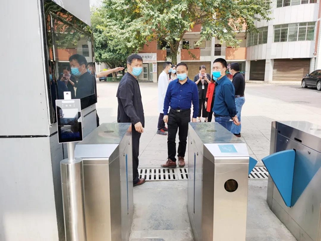 泸县二中外国语实验学校聘任卫生副校长(图11) 泸县二中外国语实验学校聘任卫生副校长(图11)