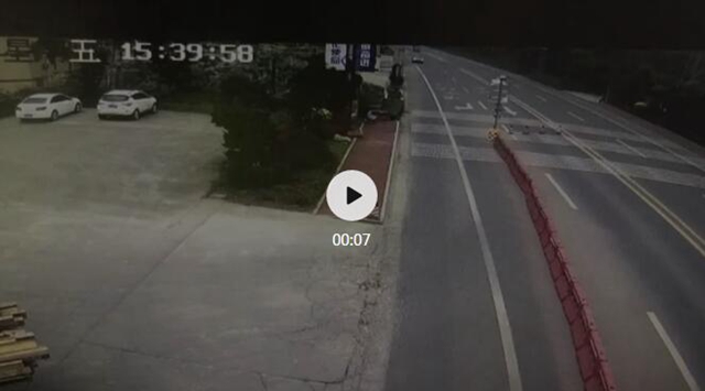 因这件事！宜宾一奥迪车驾驶员被吊销驾驶证！五年内不得重考