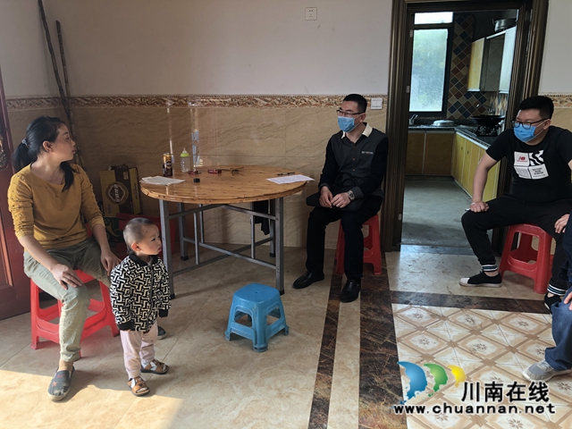 泸县政协副主席朱兵督导脱贫攻坚工作(图2)