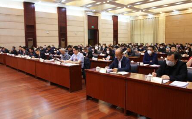 江阳区召开建筑业高质量发展大会 促进建筑业高质量发展(图2)