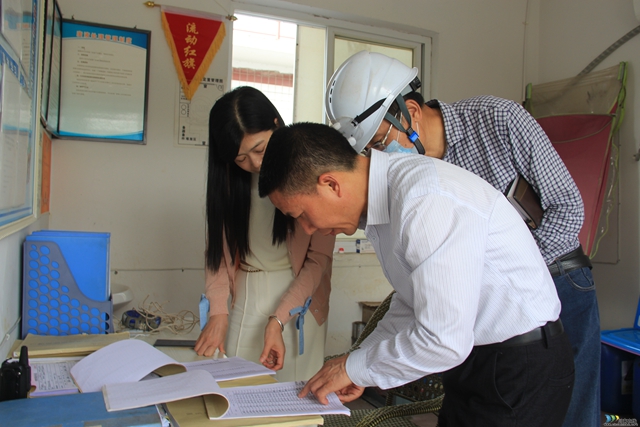 泸县综合行政执法局到云龙镇督导河长制工作(图1)