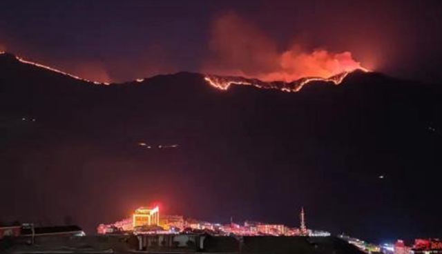 四川针对木里森林火灾启动三级响应 3000多人参与扑救