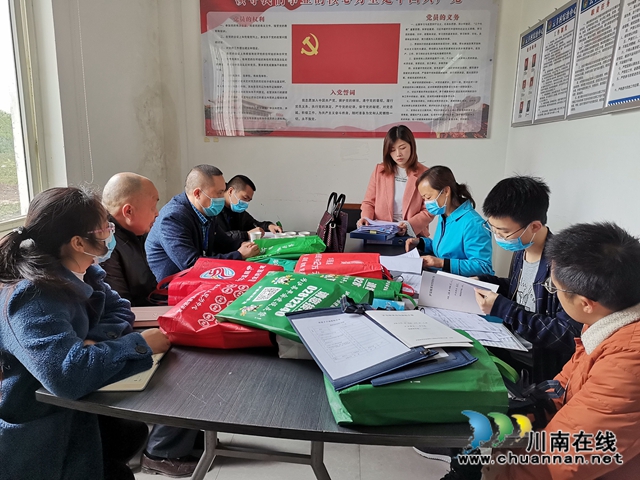 泸县脱贫攻坚督查小组到云龙镇督导脱贫攻坚工作(图3)