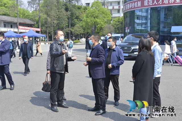 省教育厅督查泸县建校2020年春期高三复课开学工作(图9) 省教育厅督查泸县建校2020年春期高三复课开学工作(图9)