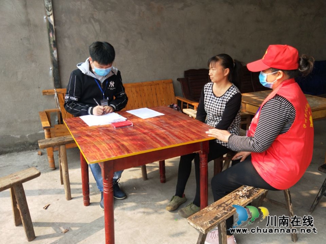 泸县玉蟾街道开展低保提标入户核查工作(图1)