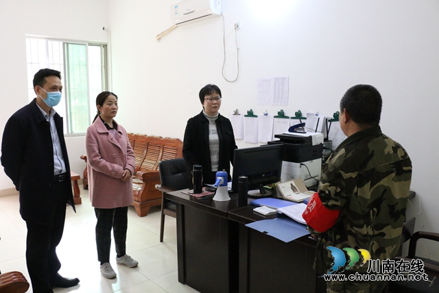 陈佳到泸县潮河镇督导脱贫攻坚、森林防火等重点工作(图3)