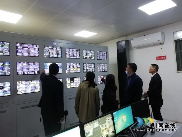 江阳区华阳街道开展清明节前安全大检查(图2) 江阳区华阳街道开展清明节前安全大检查(图2)