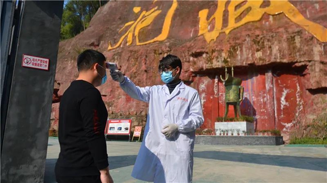 惊！记者发现内江一山洞竟藏了800余吨白酒，还有……(图4)