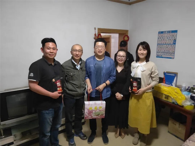 【脱贫攻坚】西南医大附院:送健康送温暖,还送去了一趟精心准备的课!(图6) 【脱贫攻坚】西南医大附院:送健康送温暖,还送去了一趟精心准备的课!(图6)