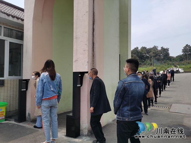 合江县荔江镇中心校开展疫情卫生防控演练(图1) 合江县荔江镇中心校开展疫情卫生防控演练(图1)