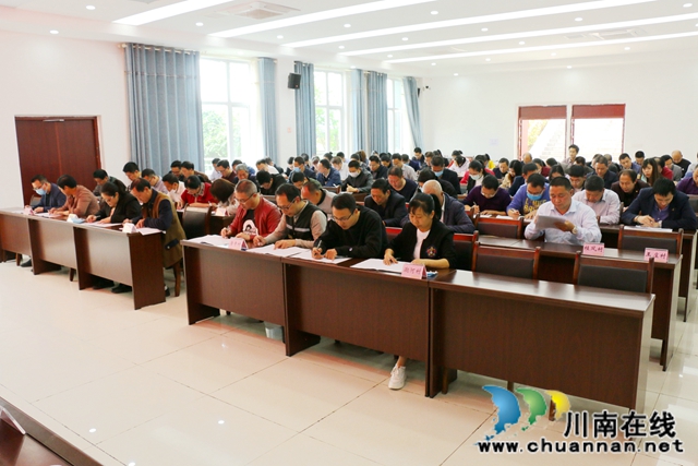 泸县潮河镇组织开展脱贫攻坚应知应会知识考试(图2)