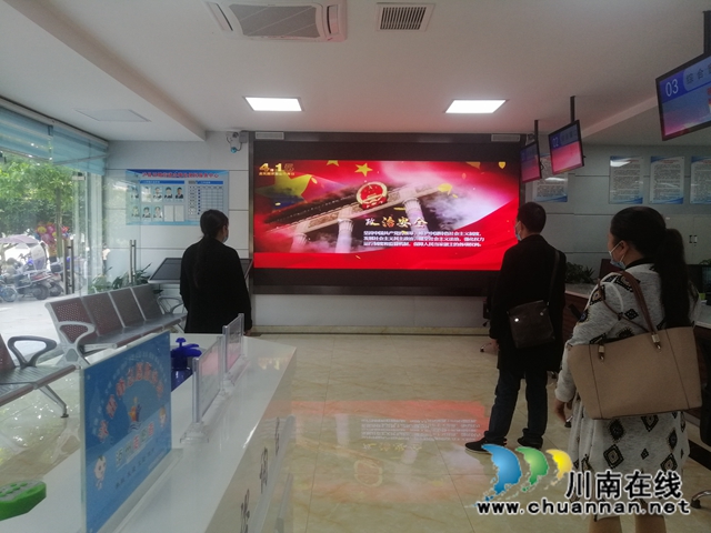 泸县玉蟾街道开展“国家安全教育日”宣传活动(图3)