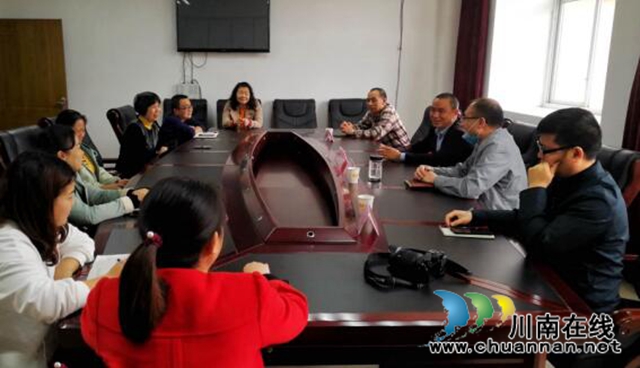 泸州市政协教科卫体委副主任贾纯国到合江县档案馆调研(图1)