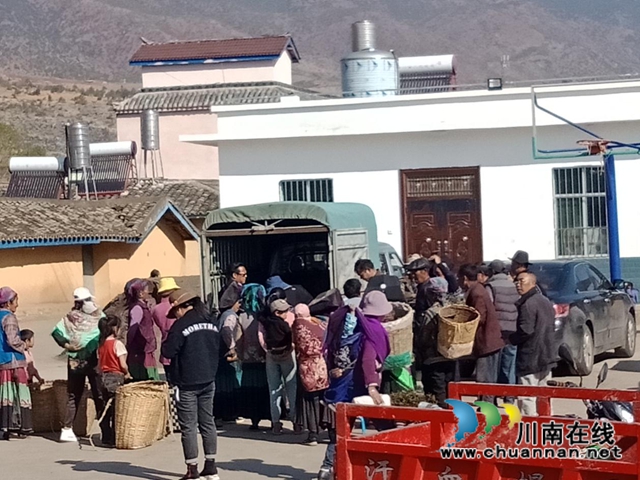 江阳区自然资源和规划分局:春耕不误时,扶贫再加力(图1) 江阳区自然资源和规划分局:春耕不误时,扶贫再加力(图1)