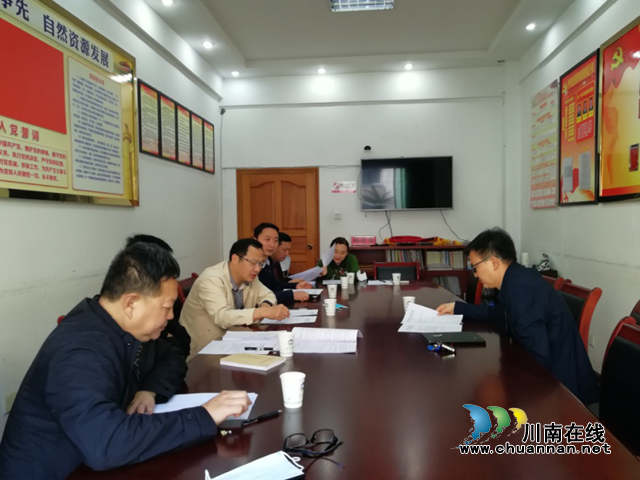 纳溪区副区长邓小军调研纳溪区自然资源和规划分局信访工作(图1)